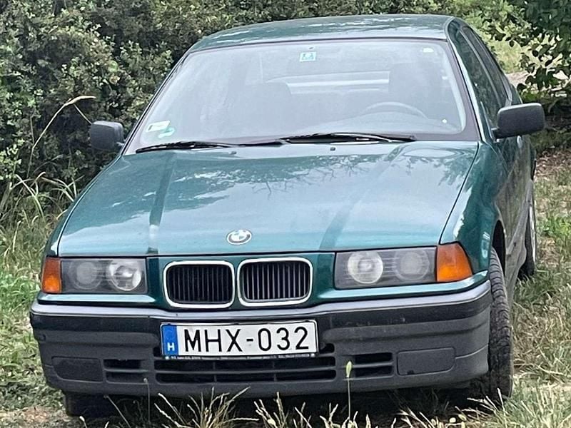 Gebraucht BMW 318 113 PS (83 kW) 1992 Grün Limousine