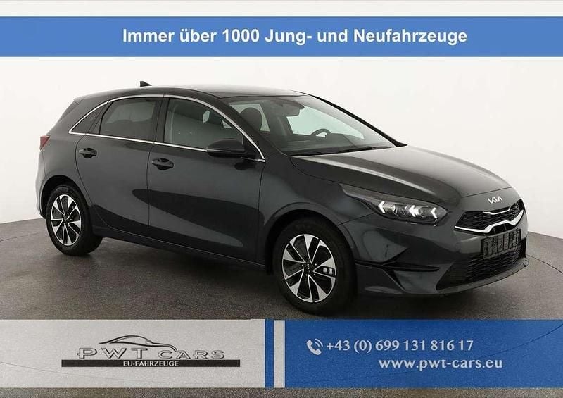 Neu Kia Ceed 140 PS (102 kW) 2025 Grau Kleinwagen