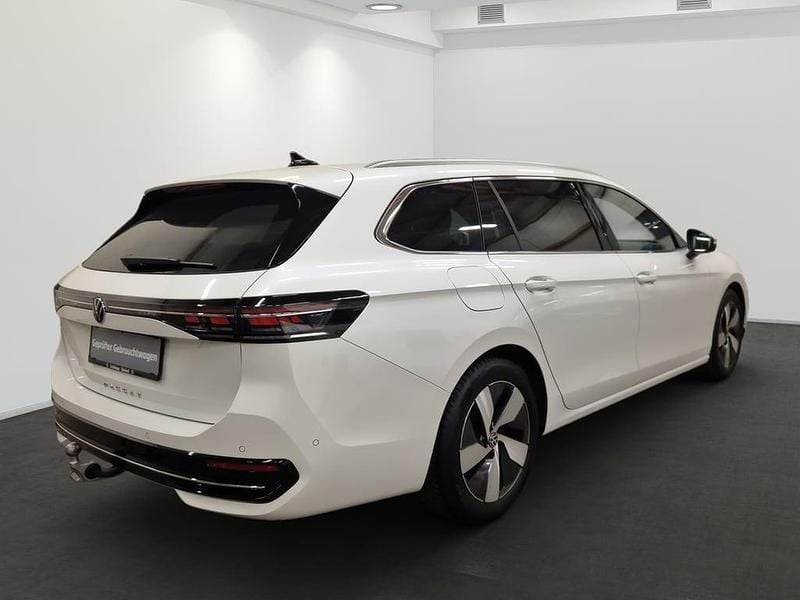 Gebraucht VW Passat Elegance 150 PS (110 kW) 2025 Weiss  metallic Kombi