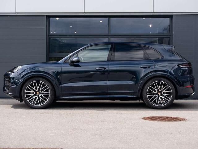 Gebraucht Porsche Cayenne 470 PS (345 kW) 2024 Mittelblau  metallic SUV