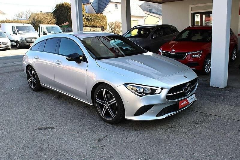 Gebraucht Mercedes CLA200 Shooting Brake 150 PS (110 kW) 2020 Silber Kombi