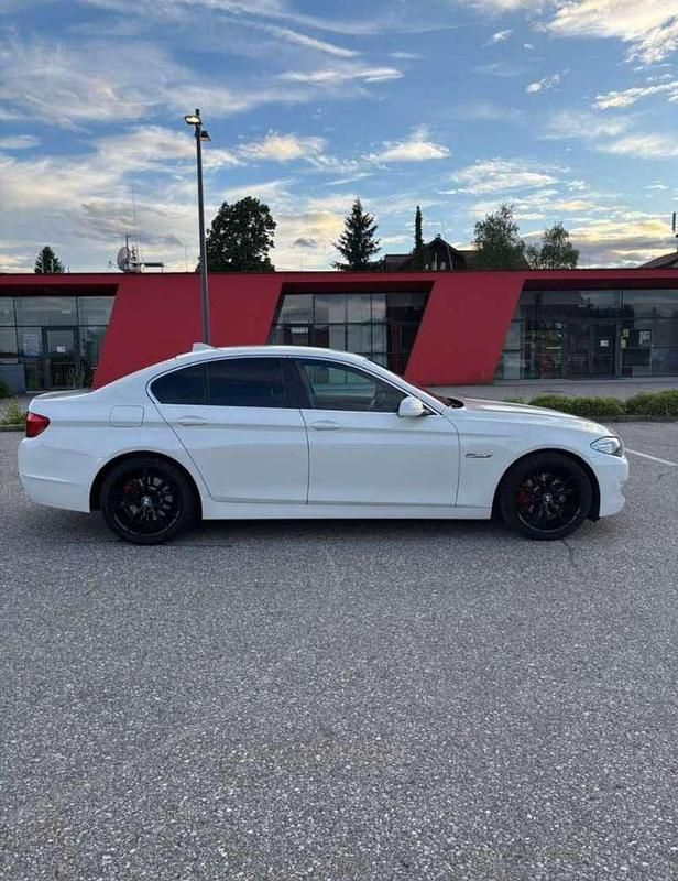 Gebraucht BMW 520 184 PS (135 kW) 2013 Limousine