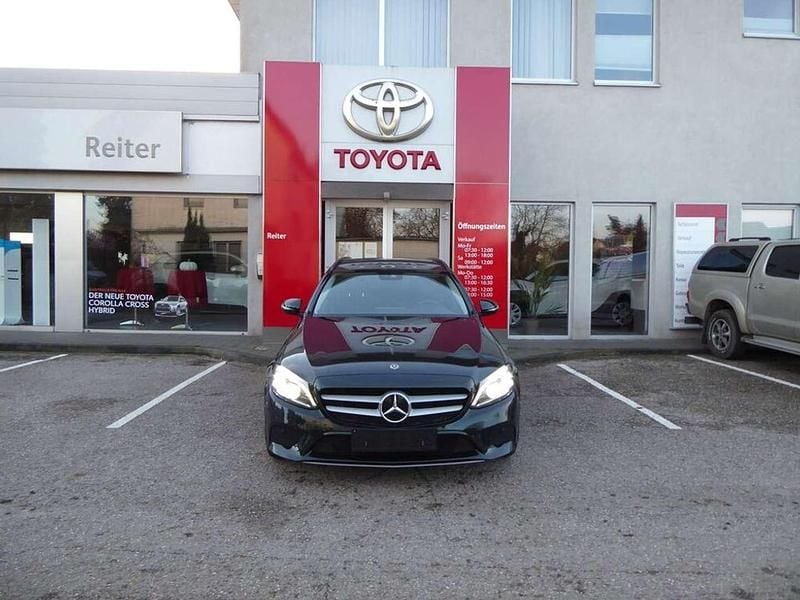 Grün Gebraucht 2019 Mercedes C220 Kombi | € 23.990 (Superpreis) - Bild 1/4