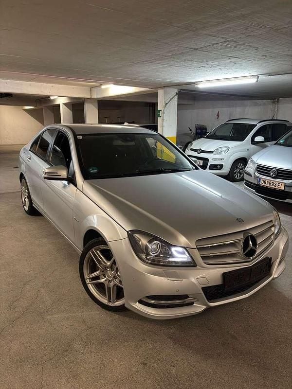 Gebraucht Mercedes C180 120 PS (88 kW) 2011 Limousine