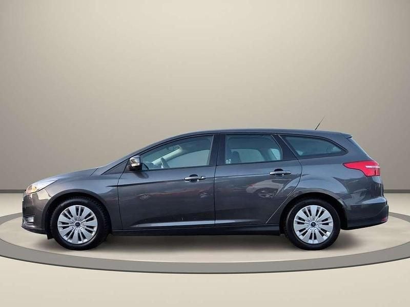 Gebraucht Ford Focus Trend 95 PS (69 kW) 2015 Grau Kombi