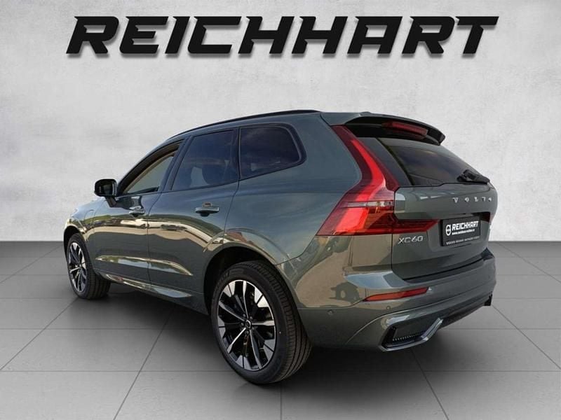 Gebraucht Volvo XC60 Plus 253 PS (186 kW) 2025 Grün SUV