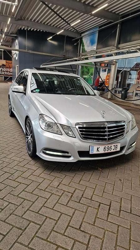Gebraucht Mercedes E350 Avantgarde 272 PS (200 kW) 2010 Silber Limousine