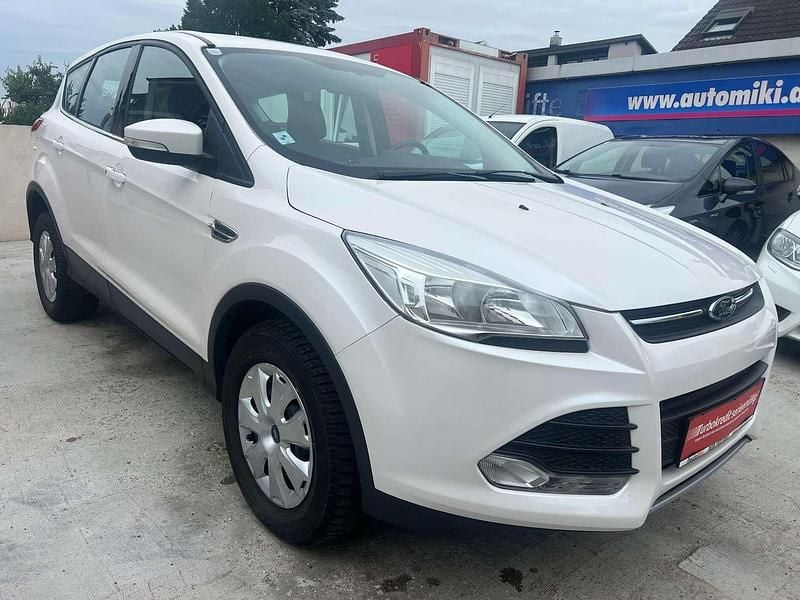 Gebraucht Ford Kuga Trend 140 PS (102 kW) 2014 Weiß SUV