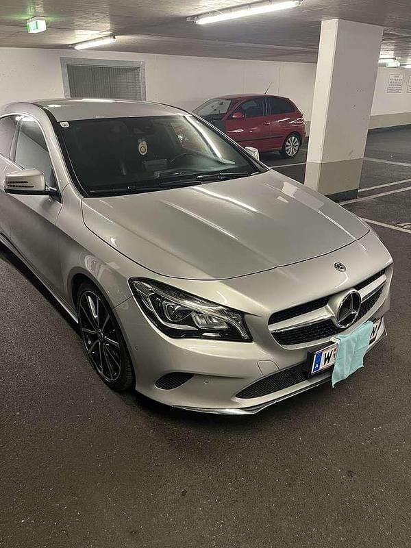 Gebraucht 2019 Mercedes CLA200 Shooting Brake Kombi | € 19.990 (Superpreis) - Bild 1/4