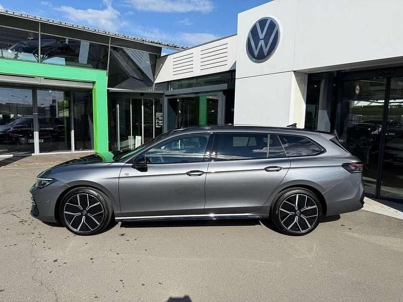 Neu VW Passat Sport 150 PS (110 kW) 2025 Mittelgrau  normal Kombi