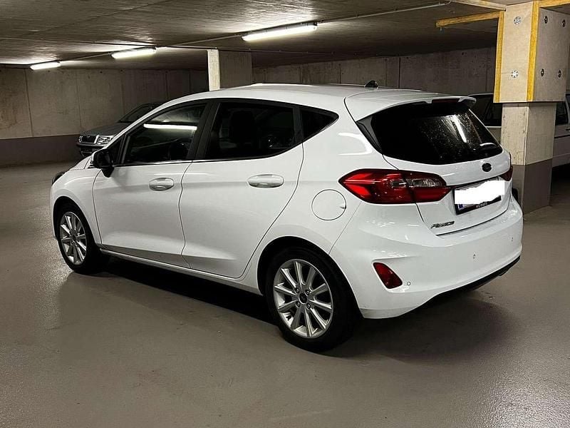 Gebraucht Ford Fiesta Titanium 84 PS (61 kW) 2017 Weiß Limousine