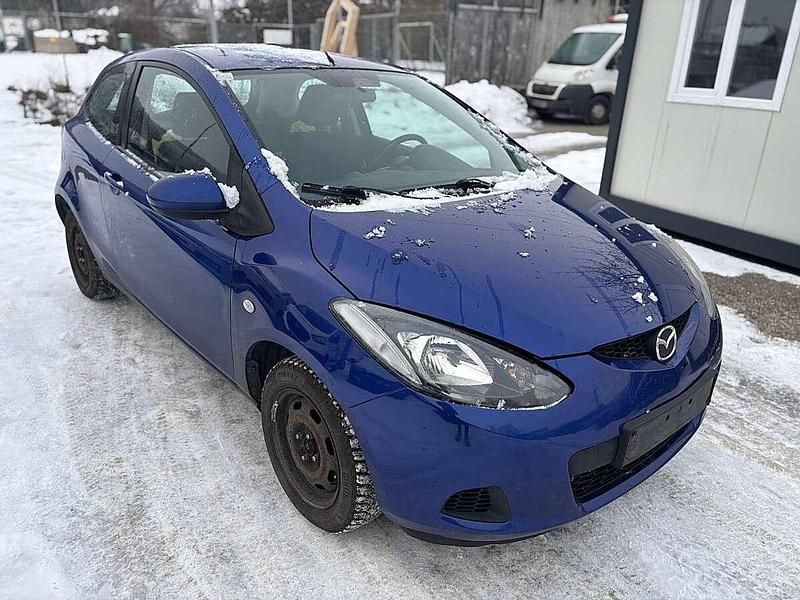Blau Gebraucht 2009 Mazda 2 Inclusive Limousine | € 1.350 (Fairer Preis) - Bild 1/4