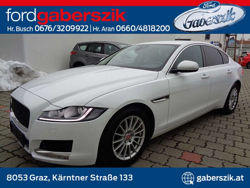 Weiß Gebraucht 2018 Jaguar XF Prestige Limousine | € 21.900 - Bild 1/4