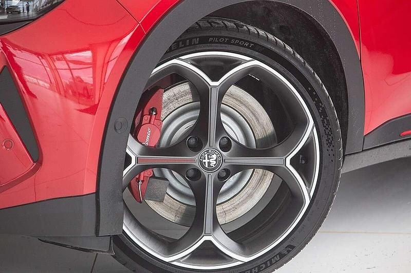 Gebraucht Alfa Romeo Junior Veloce 206 kW (281 PS) 2025 Rot SUV