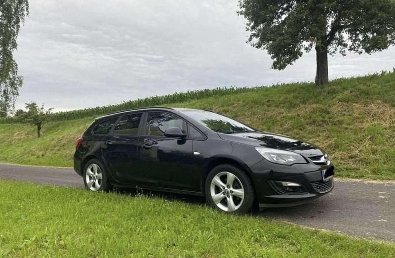Gebraucht Opel Astra Edition 110 PS (80 kW) 2015 Kombi