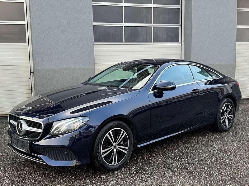 Blau Gebraucht 2020 Mercedes E200 Coupé | € 37.990 - Bild 1/4