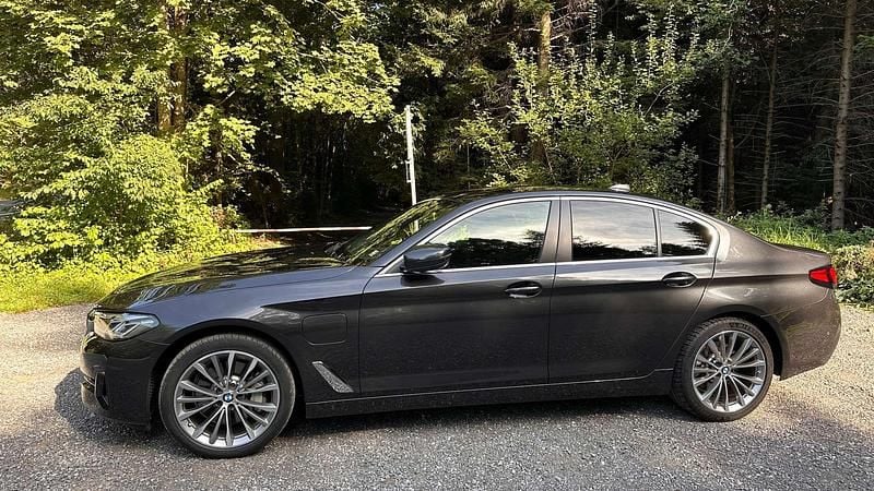 Gebraucht BMW 530 Luxury Line 306 PS (225 kW) 2022 Grau Limousine