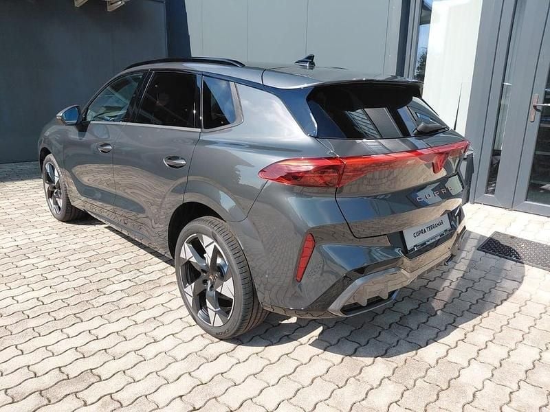 Neu Cupra Terramar 150 PS (110 kW) 2025 Dunkelgrau  metallic SUV
