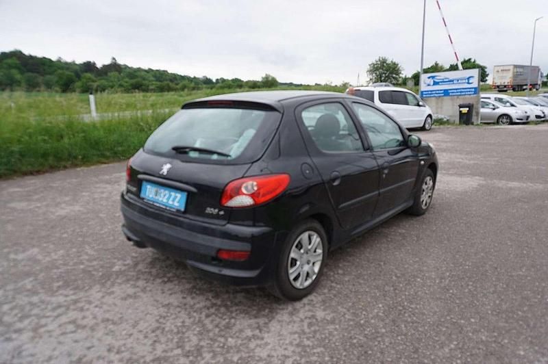 Gebraucht Peugeot 206 60 PS (44 kW) 2009 Schwarz Limousine