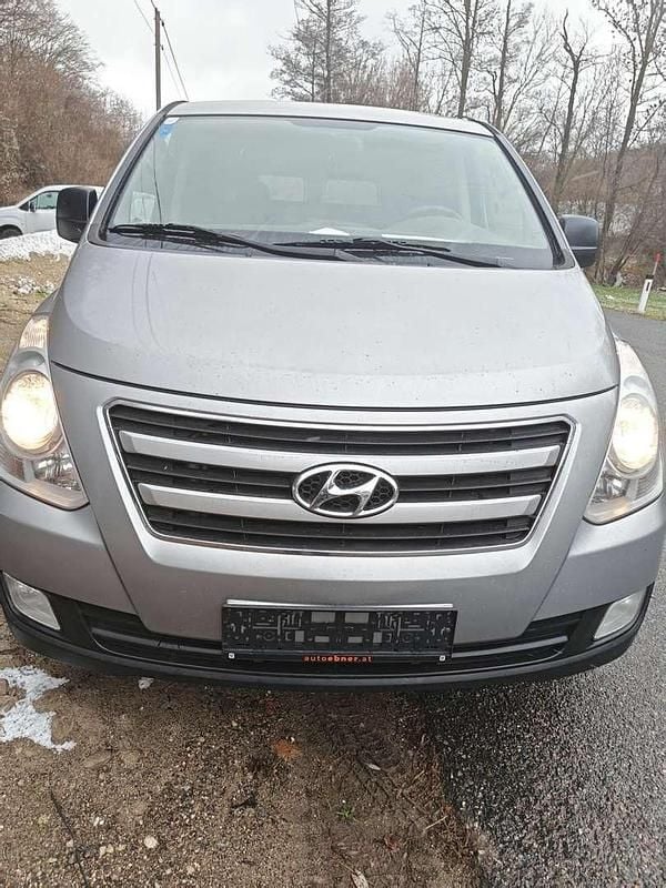 Gebraucht Hyundai H-1 116 PS (85 kW) 2016 Silber Van / Kleinbus