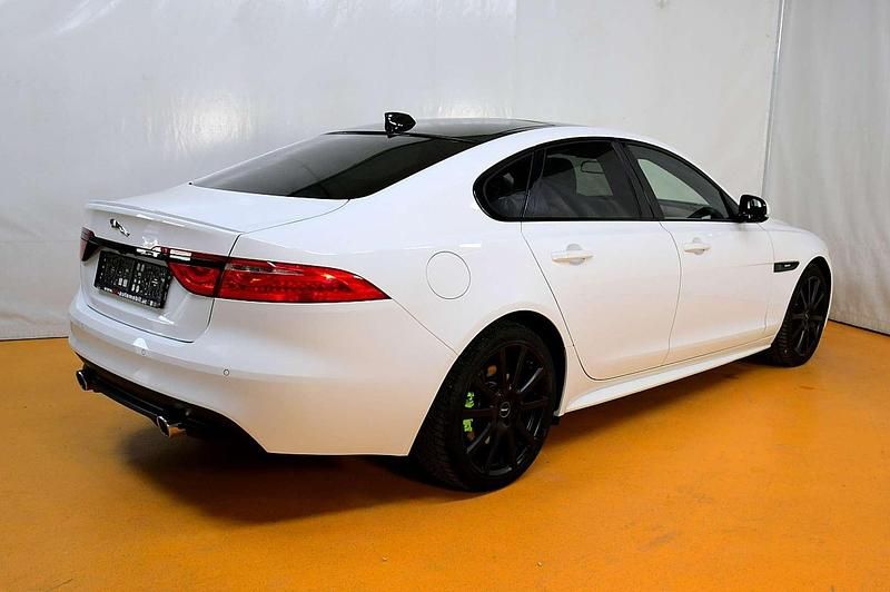 Gebraucht Jaguar XF R-Sport 300 PS (220 kW) 2016 Weiß Limousine