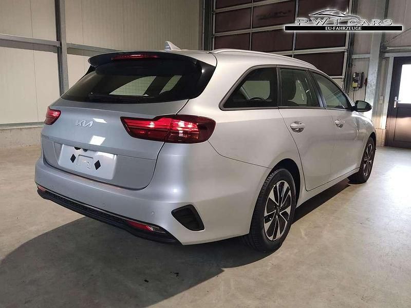 Gebraucht Kia Ceed Sportswagon 140 PS (102 kW) 2024 Silber Kombi