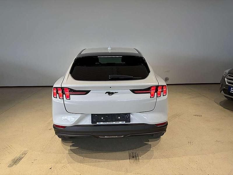 Gebraucht Ford Mustang Mach-E Standard Range 197 kW (269 PS) 2022 Weiß SUV