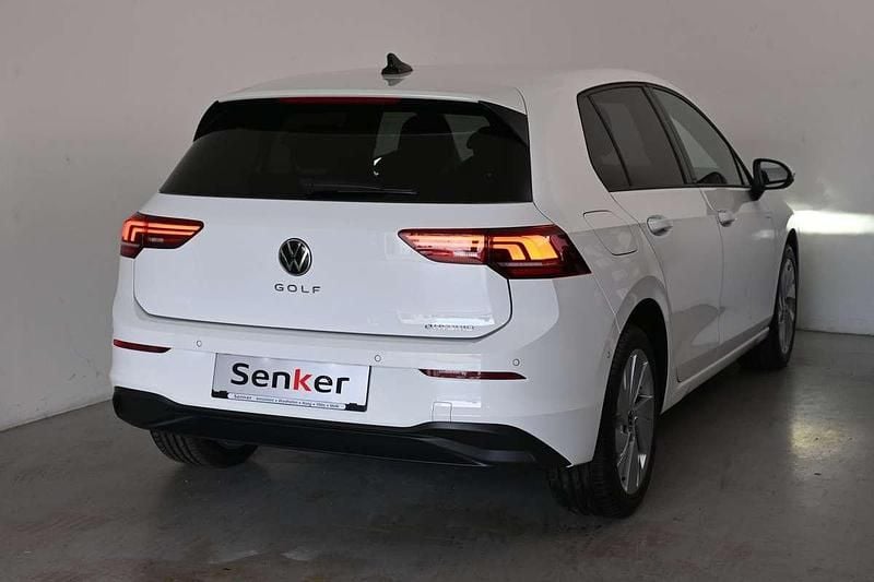 Gebraucht VW Golf VIII 150 PS (110 kW) 2025 Weiß Limousine