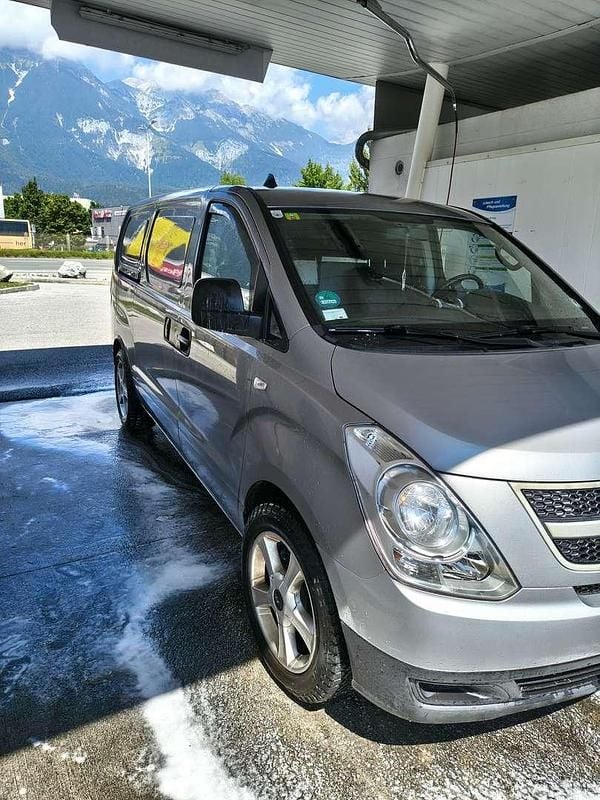 Gebraucht Hyundai H-1 170 PS (125 kW) 2010 Silber Van / Kleinbus
