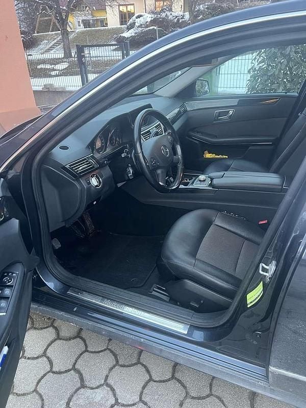 Gebraucht Mercedes E300 204 PS (150 kW) 2011 Grau Limousine