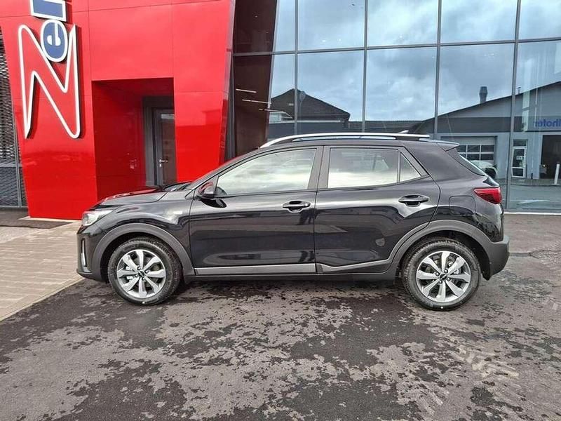Neu Kia Stonic Silver 99 PS (72 kW) 2025 Schwarz SUV