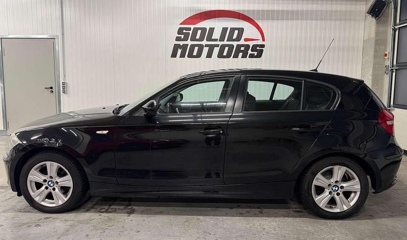 Gebraucht BMW 116 116 PS (85 kW) 2010 Schwarz Kleinwagen