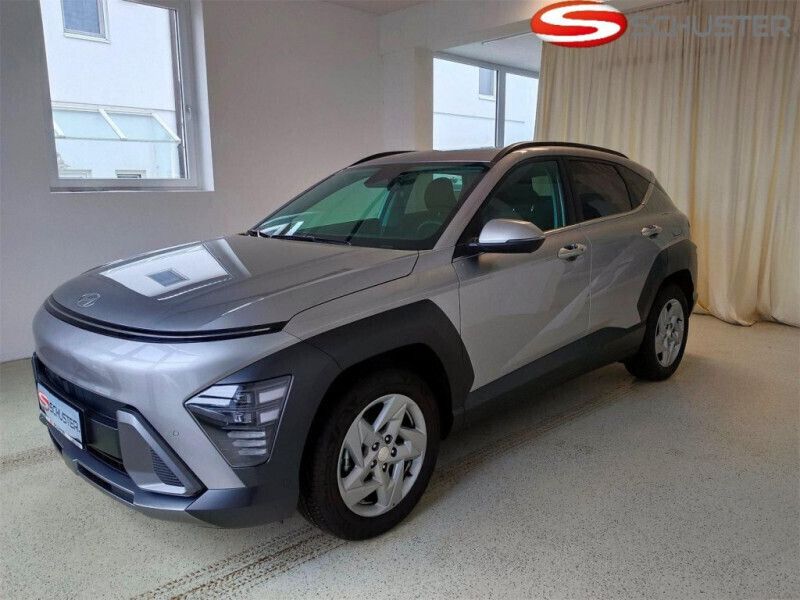 Gebraucht Hyundai Kona Trend 120 PS (88 kW) 2023 Shimmering silver SUV