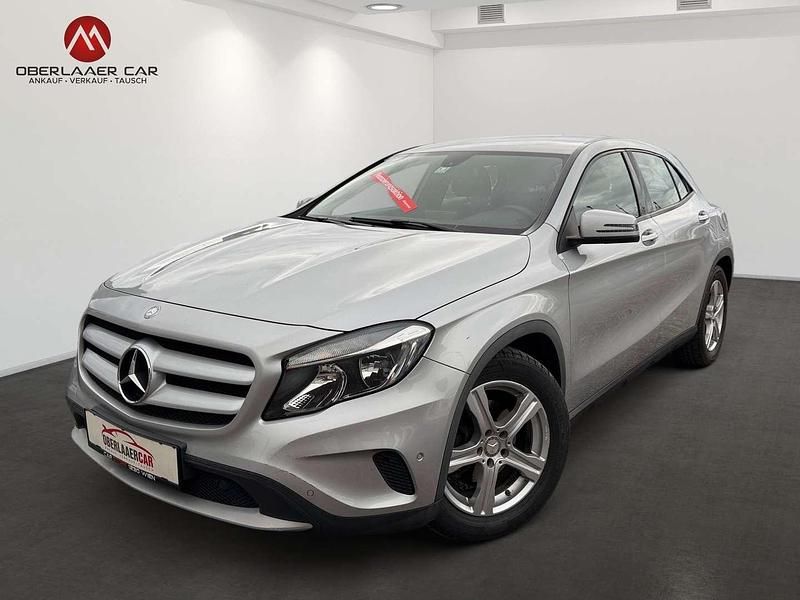 Grau Gebraucht 2014 Mercedes GLA200 SUV | € 13.890 (Fairer Preis) - Bild 1/4
