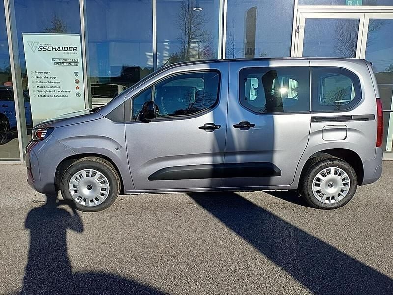 Neu Opel Combo Edition 102 PS (75 kW) 2026 Grau Kombi
