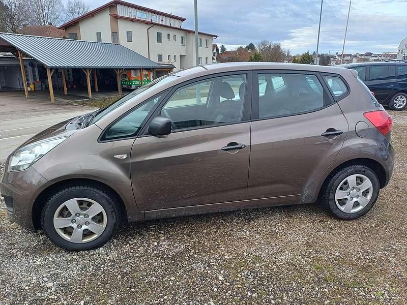 Gebraucht Kia Venga 90 PS (66 kW) 2014 Braun Kleinwagen