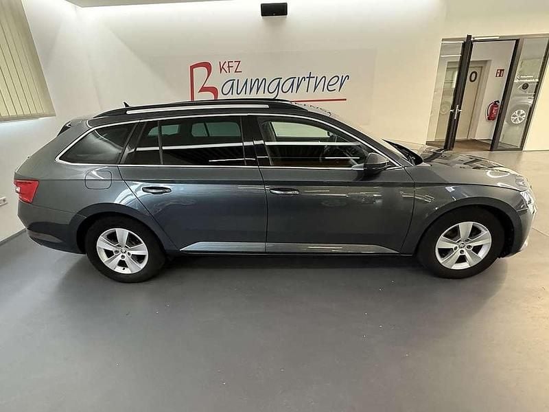 Gebraucht Skoda Superb 150 PS (110 kW) 2021 Grau Kombi