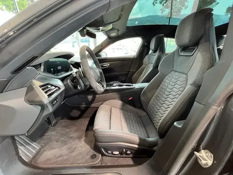 Gebraucht Audi e-tron GT quattro Ambiente 350 kW (476 PS) 2022 Mittelgrau  metallicperleffekt Limousine