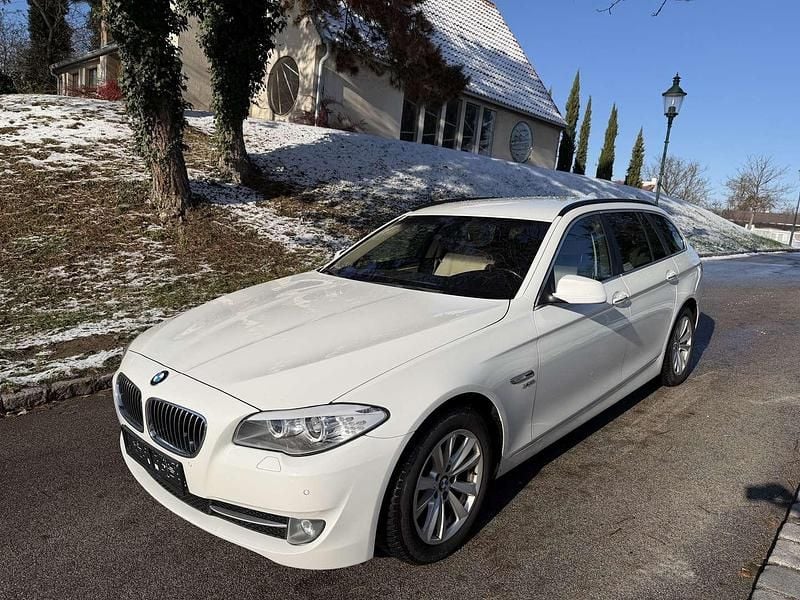 Gebraucht BMW 525 218 PS (160 kW) 2011 Weiß Kombi