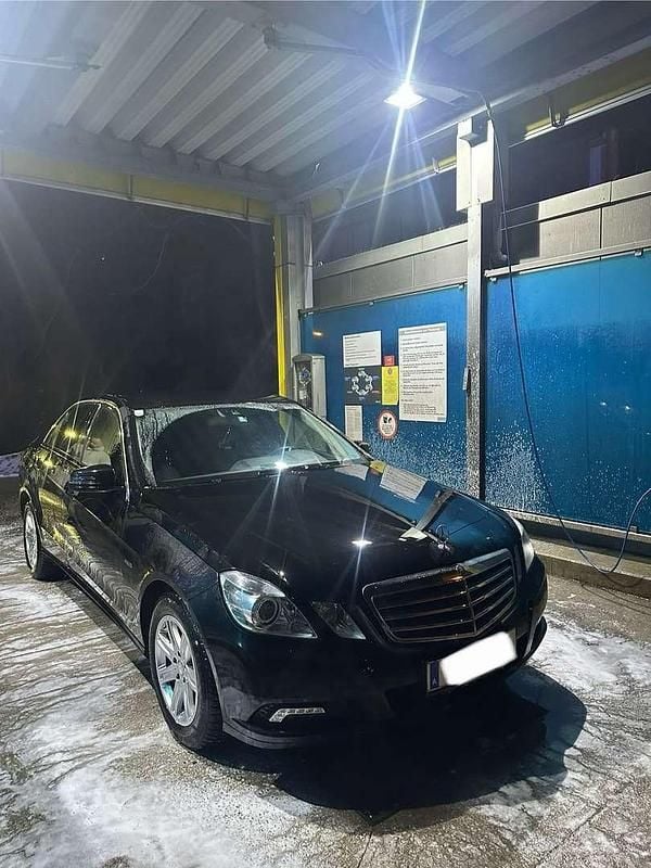 Gebraucht 2009 Mercedes E220 Elegance Limousine | € 8.000 (Guter Preis) - Bild 1/4