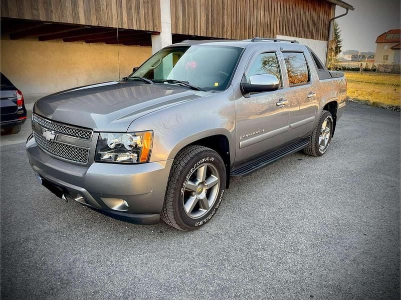 Grau Gebraucht 2007 Chevrolet Avalanche LTZ Abholung | € 19.900 - Bild 1/4