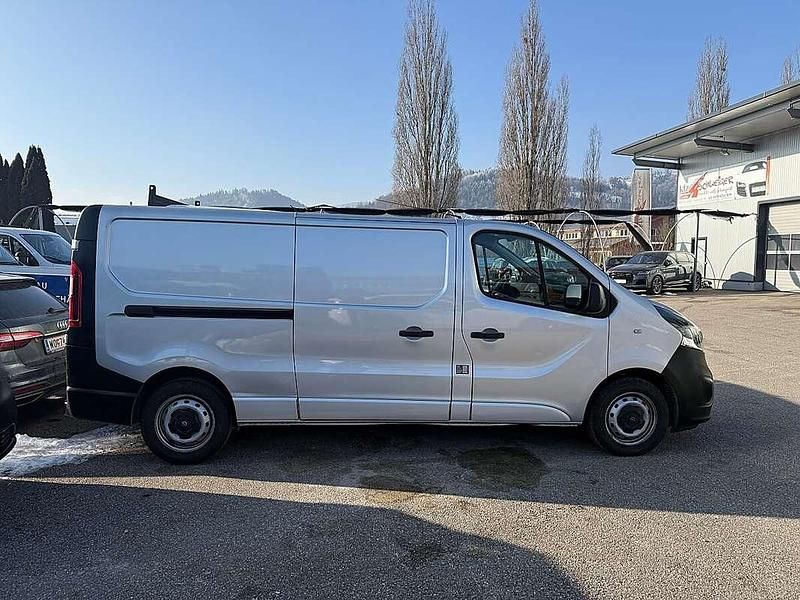 Gebraucht Opel Vivaro S 125 PS (91 kW) 2019 Silber Van / Kleinbus