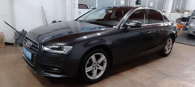 Gebraucht Audi A4 120 PS (88 kW) 2014 Schwarz Limousine