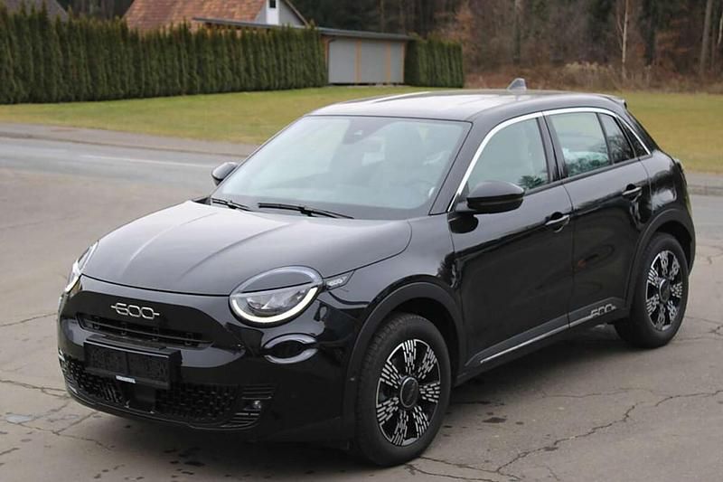 Gebraucht Fiat 600 101 PS (74 kW) 2024 Schwarz SUV