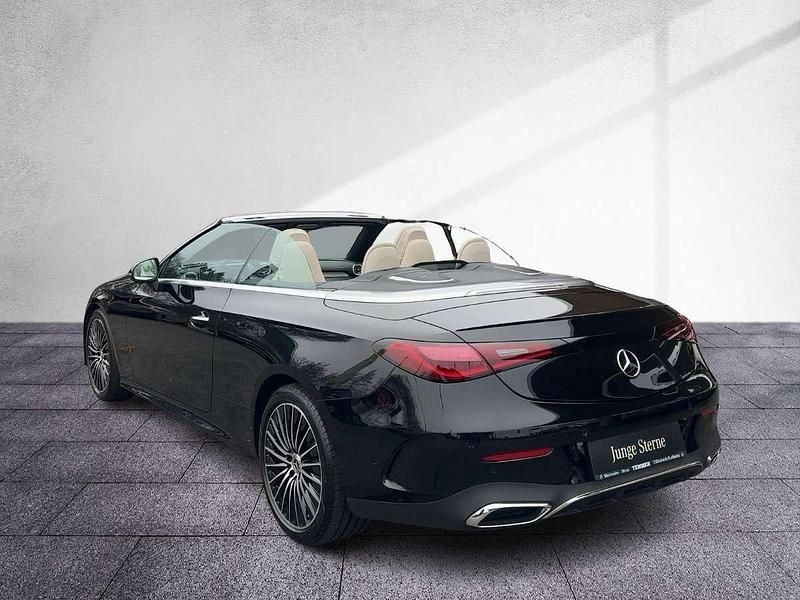 Gebraucht Mercedes CLE220 AMG 197 PS (144 kW) 2024 Schwarz Cabrio