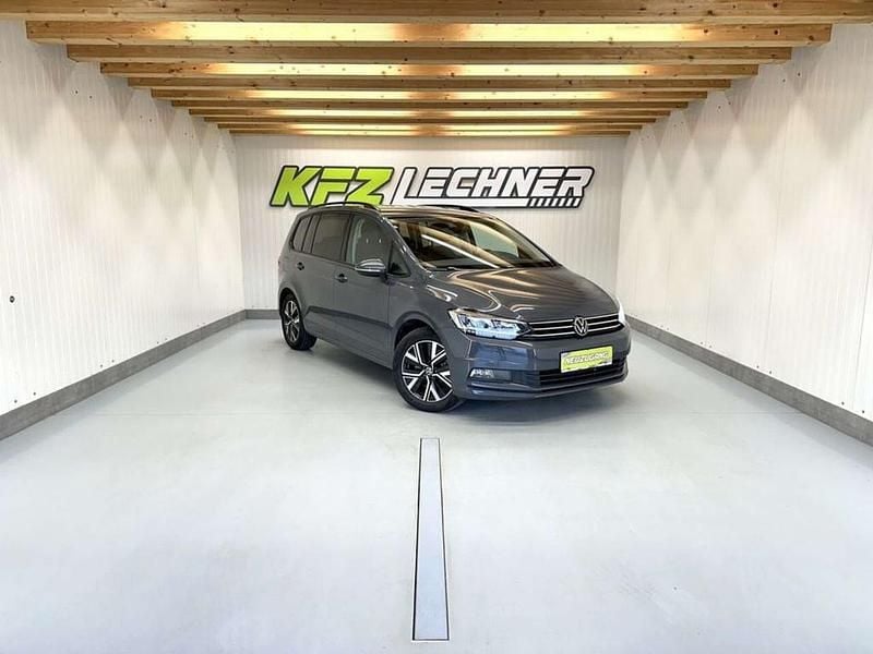 Gebraucht VW Touran R 150 PS (110 kW) 2024 Grau Van / Kleinbus