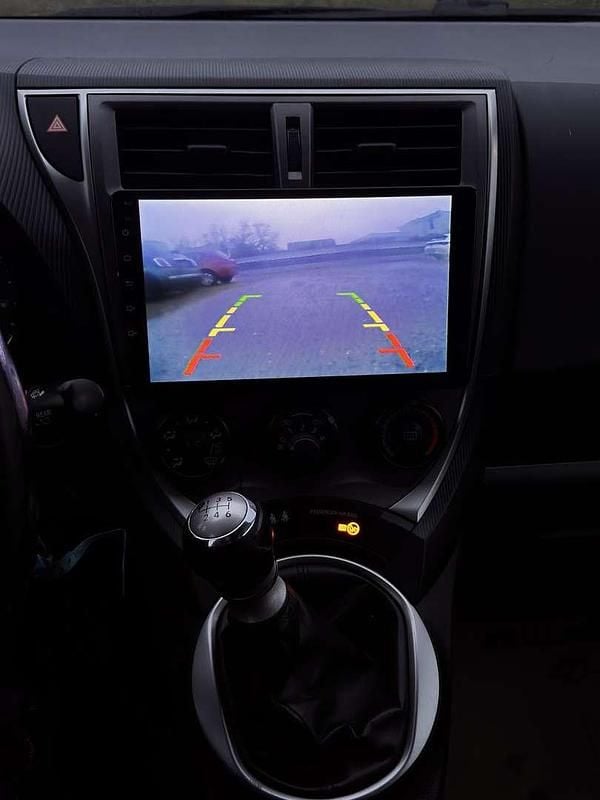 Gebraucht Toyota Verso-S Active 99 PS (72 kW) 2011 Grau Van / Kleinbus