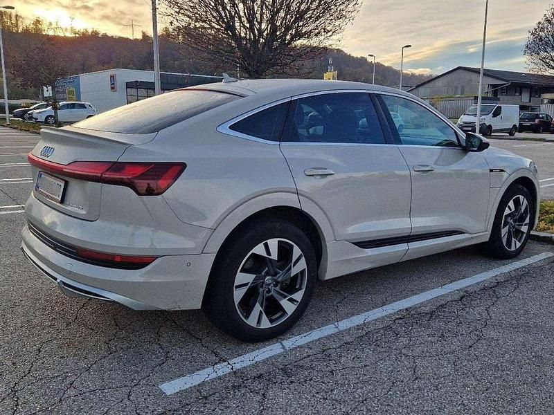 Gebraucht Audi e-tron Sportback Ambiente 150 kW (204 PS) 2022 Beige SUV