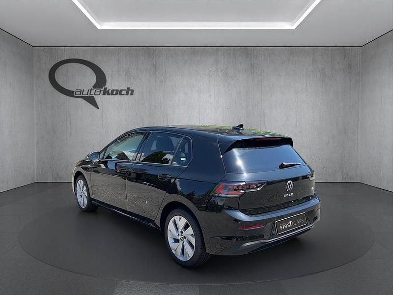 Gebraucht VW Golf VIII 115 PS (84 kW) 2024 Schwarz  metallic Limousine