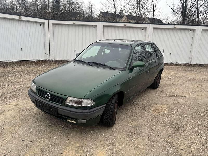 Gebraucht Opel Astra 75 PS (55 kW) 1996 Limousine
